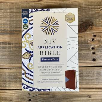 NIV Application Bible, Personal Size, Leathersoft, Brown/Blue, Red Letter, Comfort Print: Bringing the Ancient Message of the Bible Into Your World