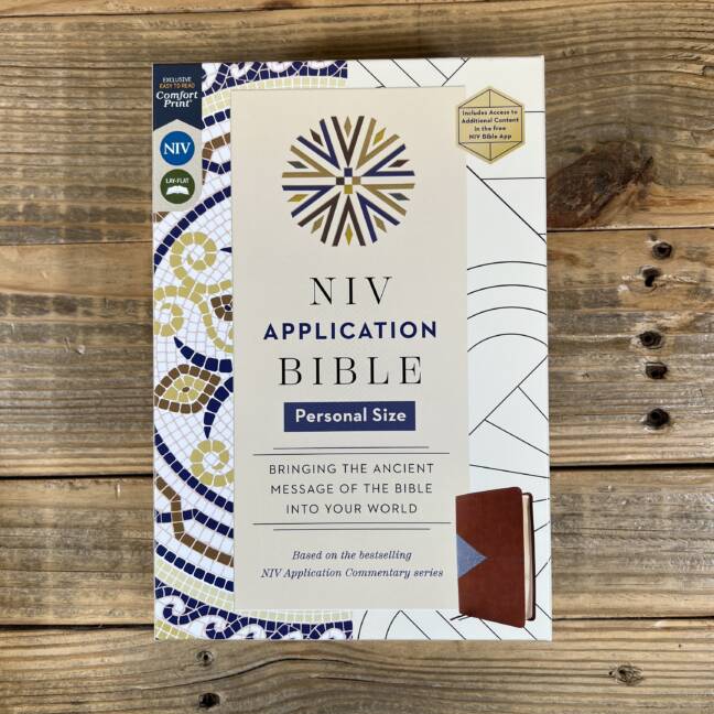 NIV Application Bible, Personal Size, Leathersoft, Brown/Blue, Red Letter, Comfort Print: Bringing the Ancient Message of the Bible Into Your World