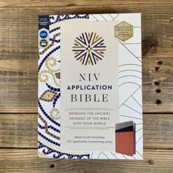 NIV Application Bible, Leathersoft, Coral/Gray, Red Letter, Comfort Print: Bringing the Ancient Message of the Bible Into Your World
