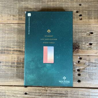 NLT Student Life Application Study Bible, Filament Enabled (Leatherlike, Ombre Pink, Red Letter)