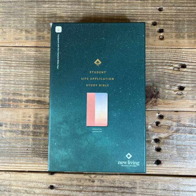 NLT Student Life Application Study Bible, Filament Enabled (Leatherlike, Ombre Pink, Red Letter)