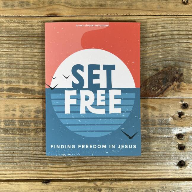 Set Free - Teen Devotional: Finding Freedom in Jesus Volume 9 (Lifeway Students Devotions)